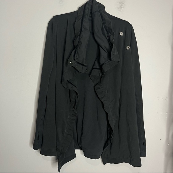Lululemon Savasana Wrap Black Snap Button, size 6 - Picture 3 of 11